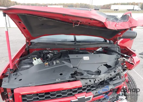 2015 Chevrolet Silverado 1500 1Lt z USA, uszkodzony, nr VIN 3GCUKREC3FG226508